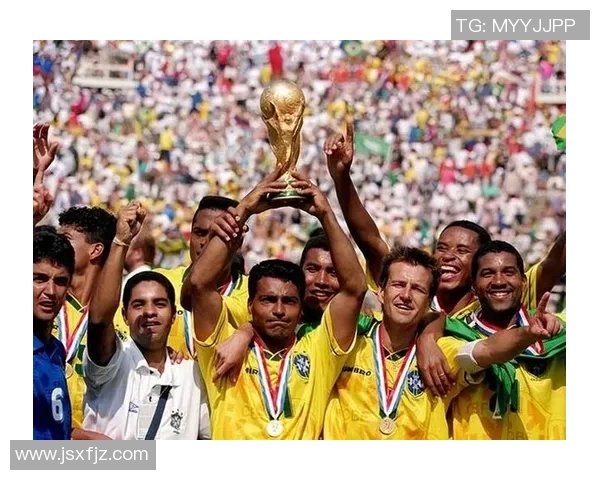 每位足球明星的辉煌瞬间与传奇时刻回顾与分析